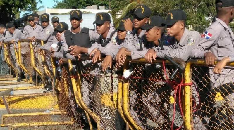 policias en el congreso